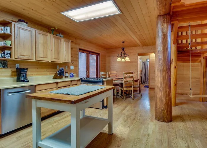 Holiday home Hike, Fish & Relax Fireside! Forest Lakes