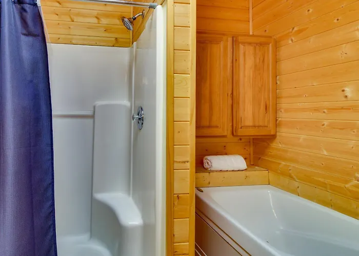 Hike, Fish & Relax Fireside! Forest Lakes Holiday home