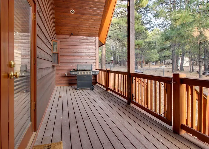 Hike, Fish & Relax Fireside! Forest Lakes Holiday home *